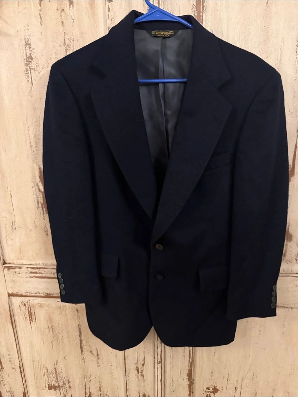 VTG Embassy Square 100% Camel hair timeless sports coat. Navy. Made in the USA